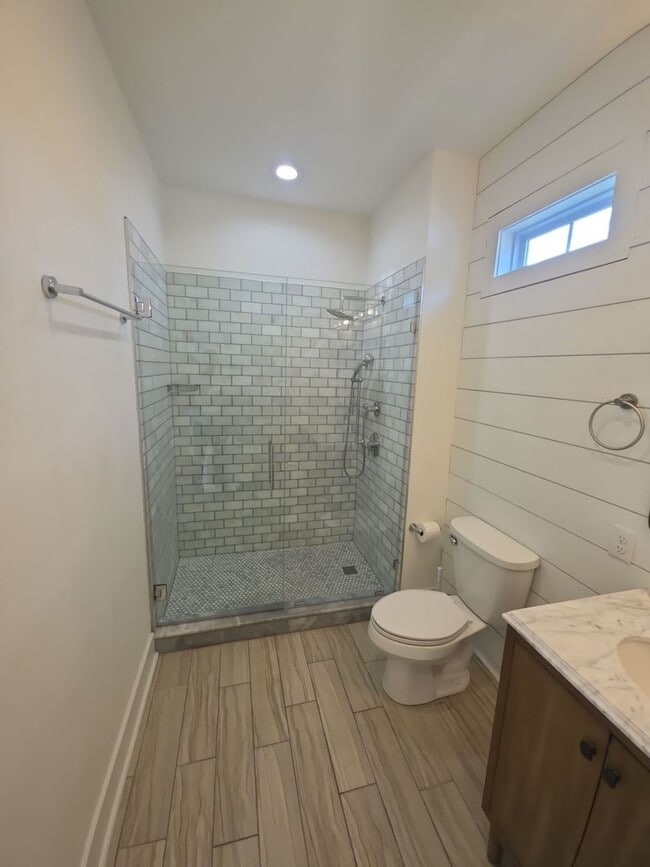 Building Photo - 3-Bedroom HOA Townhome with Pool Access Near Downtown Cookeville