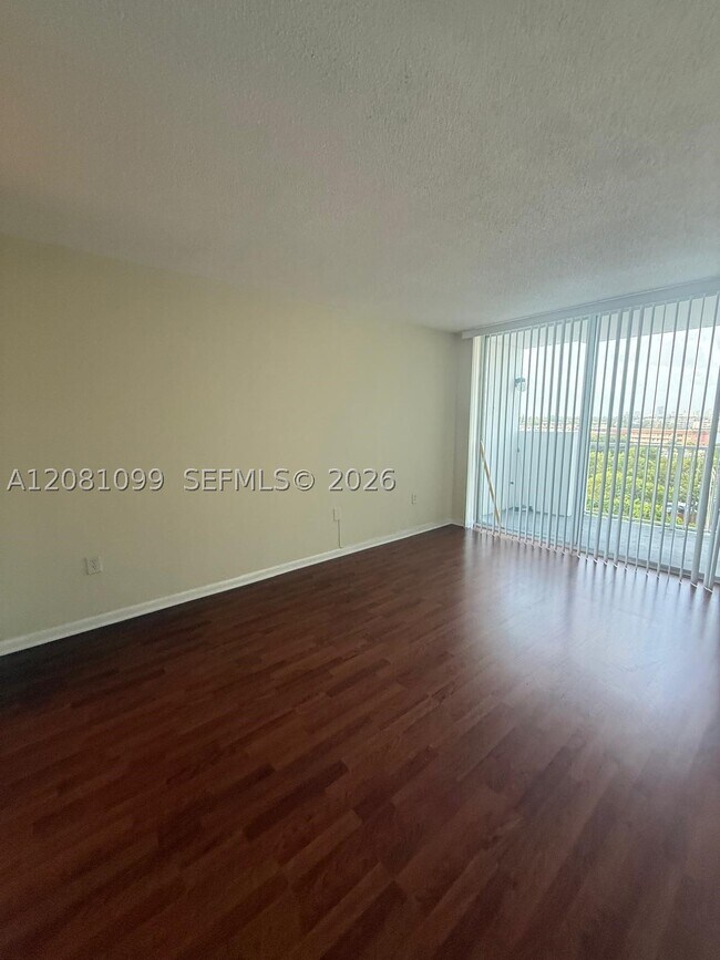 Building Photo - 1300 NE Miami Gardens Dr