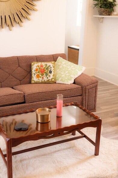 Building Photo - 2919 Elm St