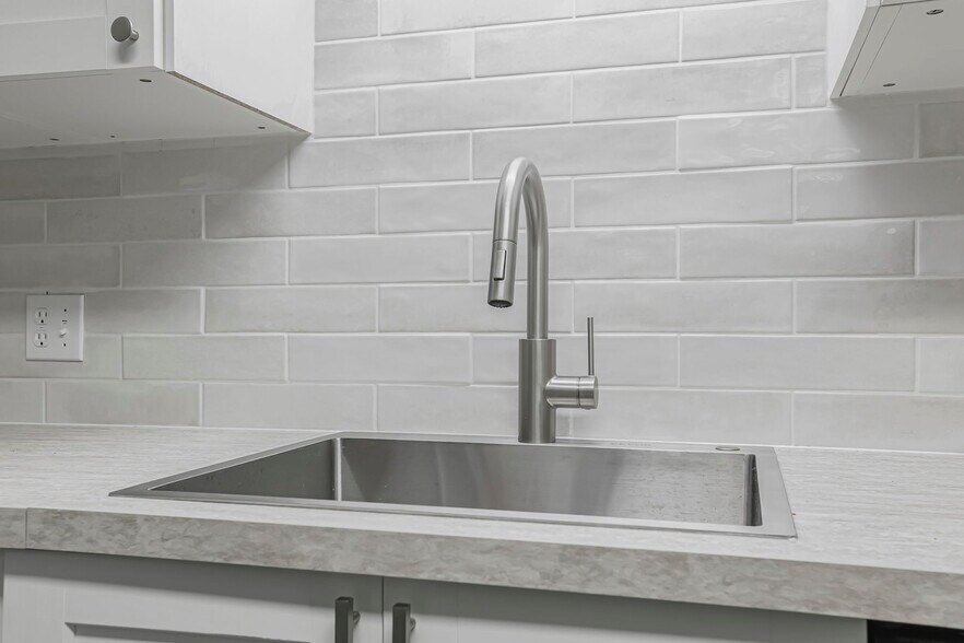 Building Photo - 1062 Oberlin Dr