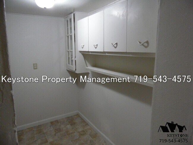 Building Photo - $475 OFF - Move In Special! Two Bedroom Un...