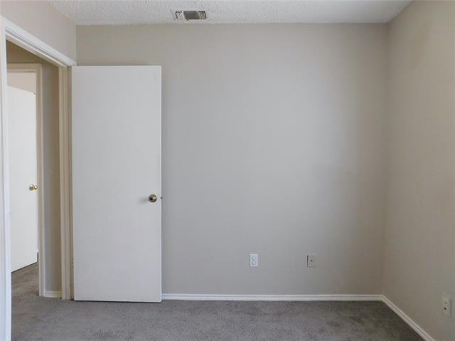 Building Photo - 404 Pace Dr