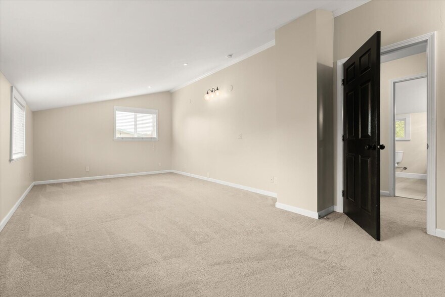 Building Photo - 8633 Wabash Ave S