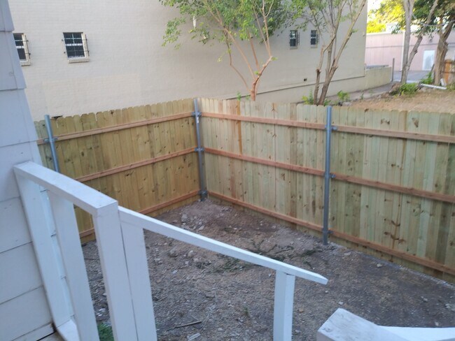 Building Photo - 3020 Sappington Pl