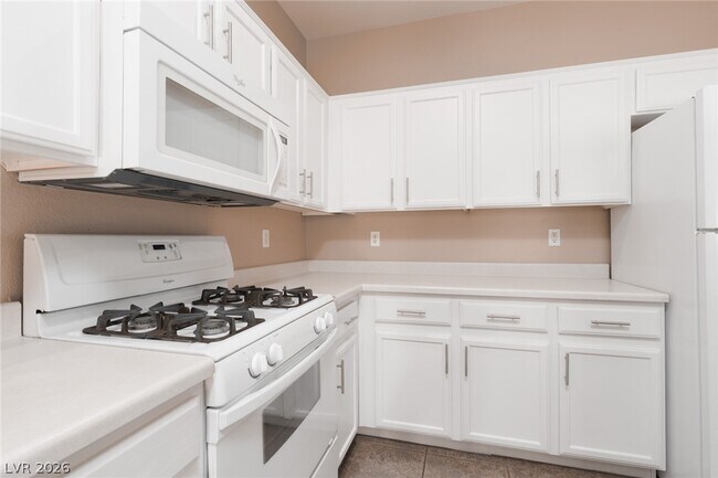 Building Photo - 5432 N Roaring Surf Dr