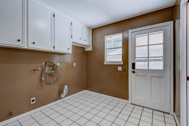Building Photo - 17506 Rustington Dr