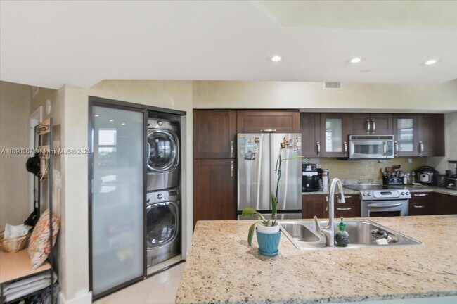 Building Photo - $5,500MONTHLY;20000 E COUNTRY CLUB DR #516...