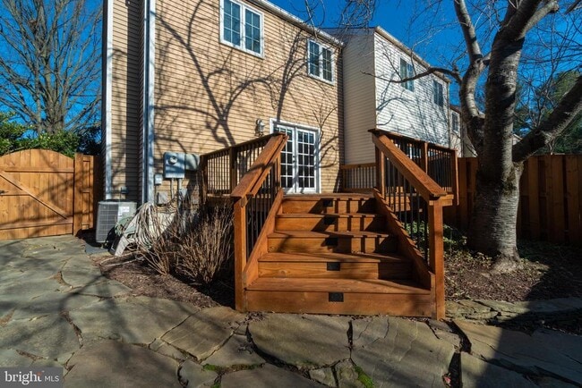 Building Photo - 2911 Montauk Ct