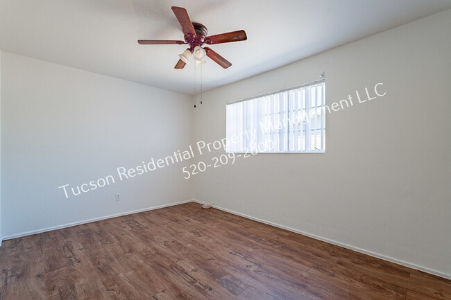 Building Photo - 826 E Water St