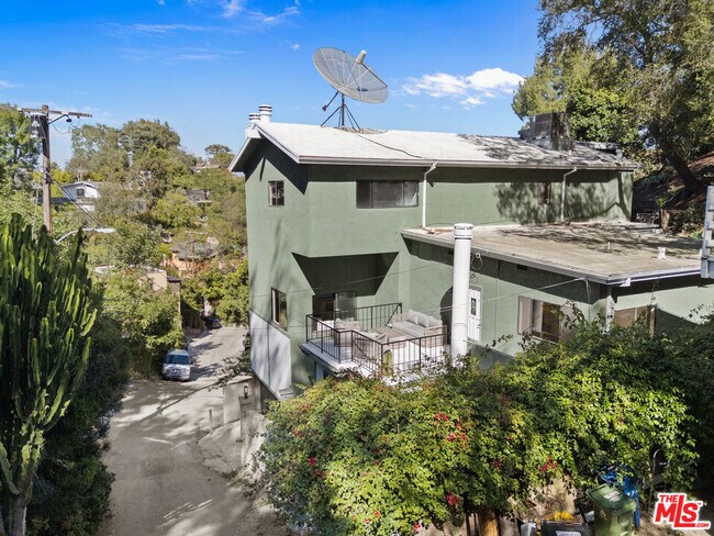 Building Photo - 8506 Oak Ct