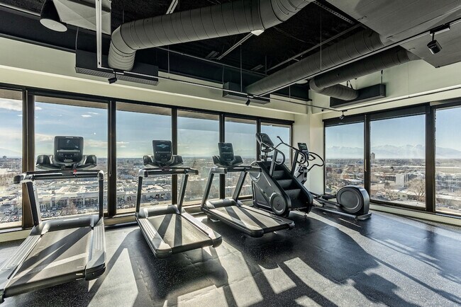 Building Photo - 105 W 600 S
