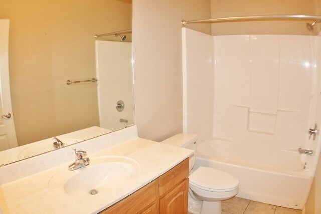 Building Photo - Wow 4 Big Bedrooms,  Pets Welcome, Great Location.