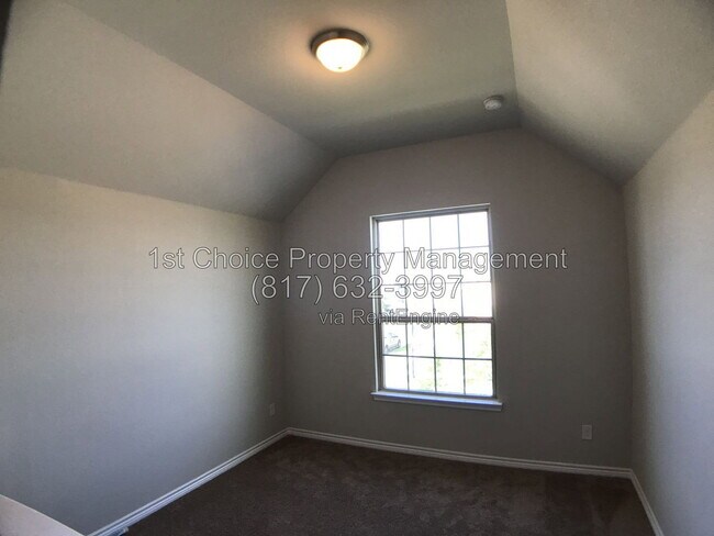 Building Photo - 5913 Richmond Dr