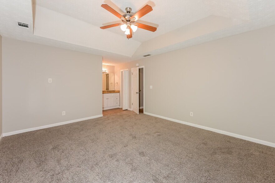 Building Photo - 340 Christian Woods Dr