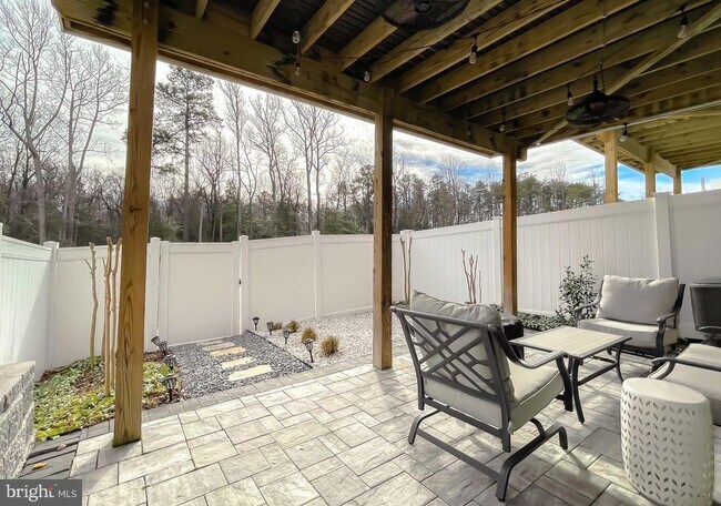 Building Photo - 23810 Myrtle Glen Way