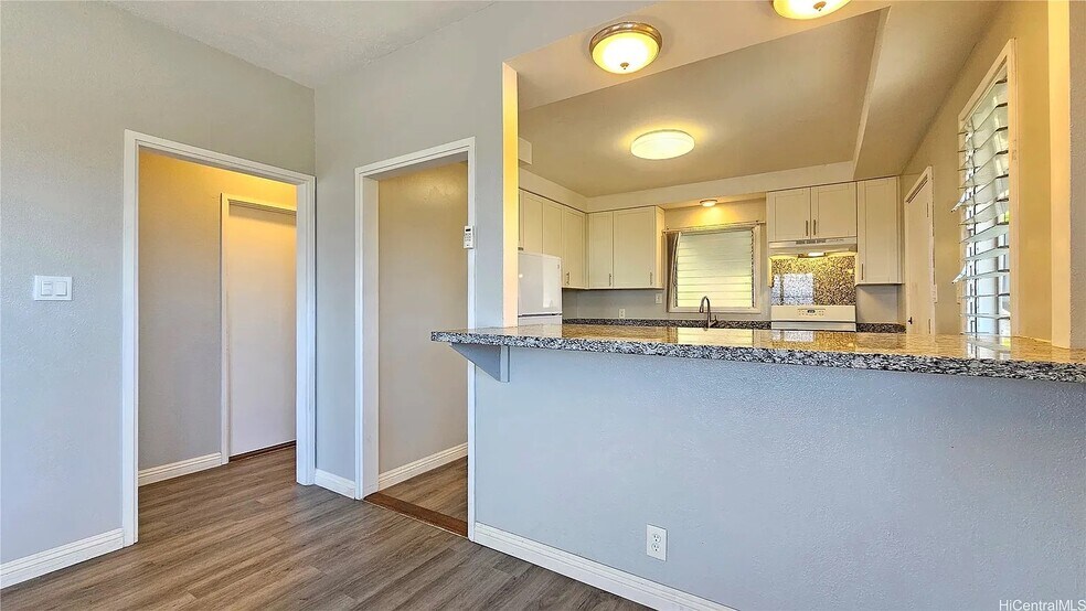 Building Photo - 1767 Puowaina Dr