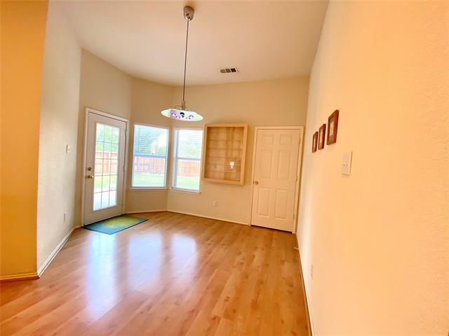 Building Photo - 1420 Hudspeth Dr