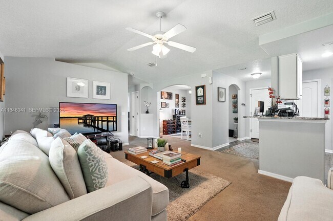 Building Photo - 20 Bennett Ln