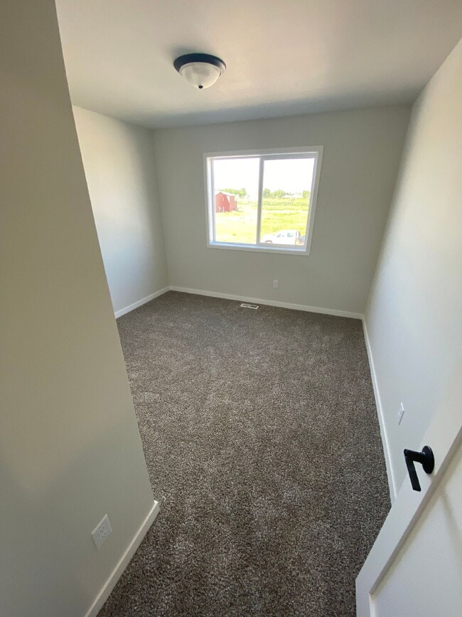 Building Photo - 1553 47th Loop