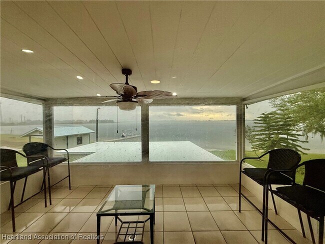Building Photo - 403 Lake Lotela Dr