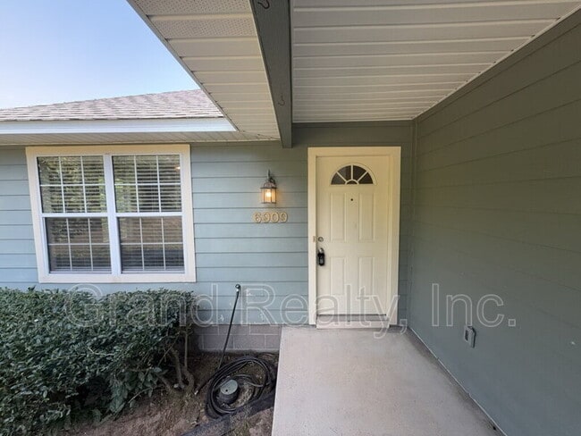 Building Photo - 6909 Ella St
