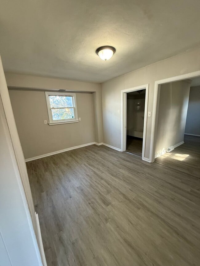 Building Photo - SECTION 8 and EDEN Accepted!! Your Newly Renovated Dream 5 Br Home Awaits!!