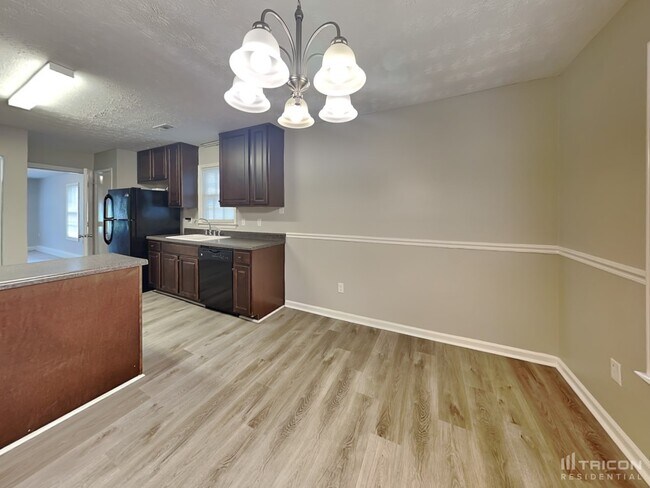 Building Photo - 40 Rosebud Ln