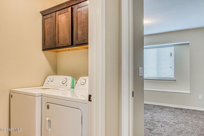 Building Photo - 3133 Red Orchard Dr