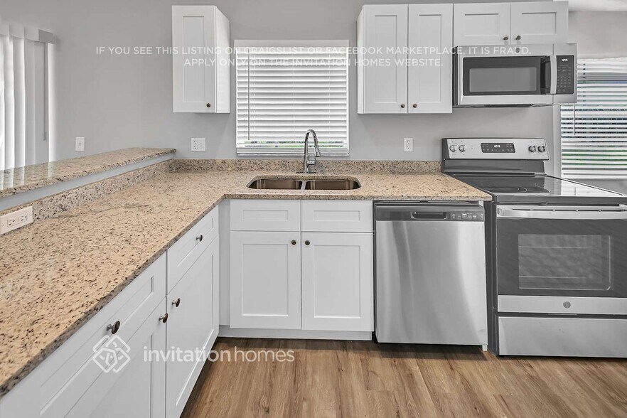 Building Photo - 1296 Woodcrest Rd S