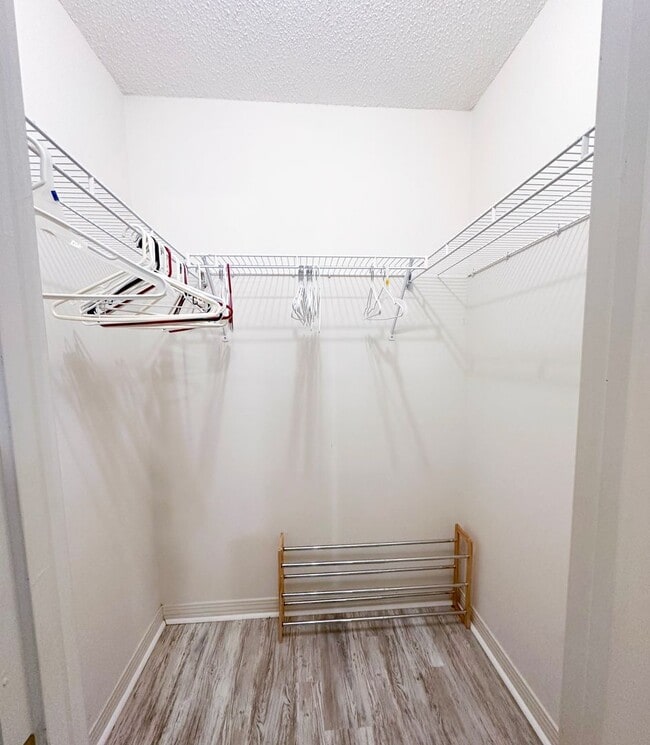 Building Photo - No HOA 3 bedroom home with whole house generator!