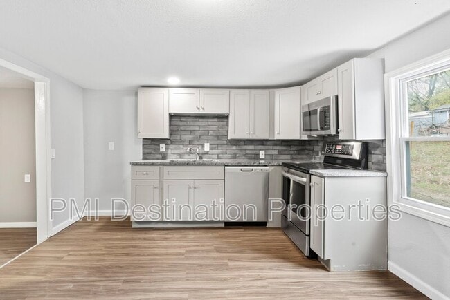 Building Photo - 15508 Loring Rd