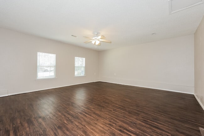 Building Photo - 10424 Muskogee Dr
