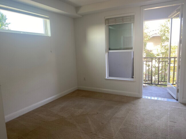 Building Photo - 2585 El Camino Real