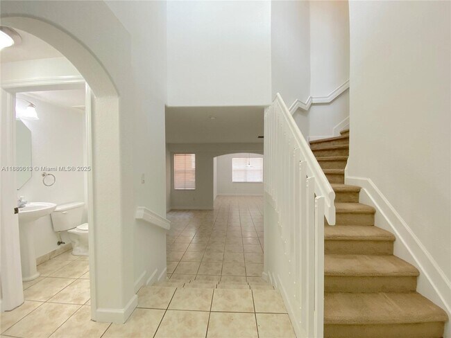 Building Photo - 11005 NW 87th St