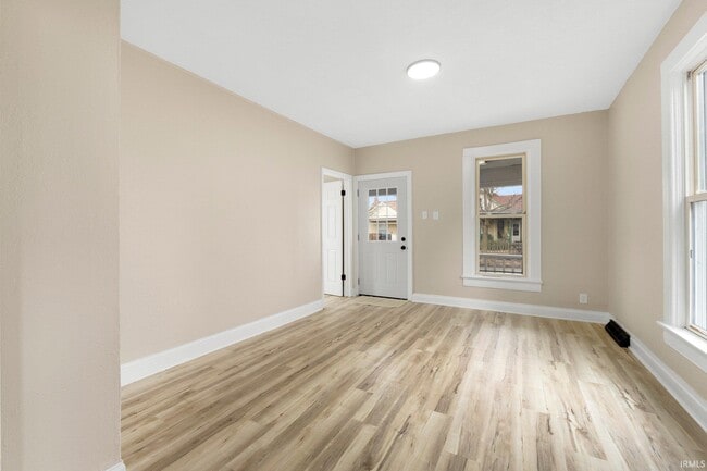 Building Photo - 607 Kinsmoor Ave