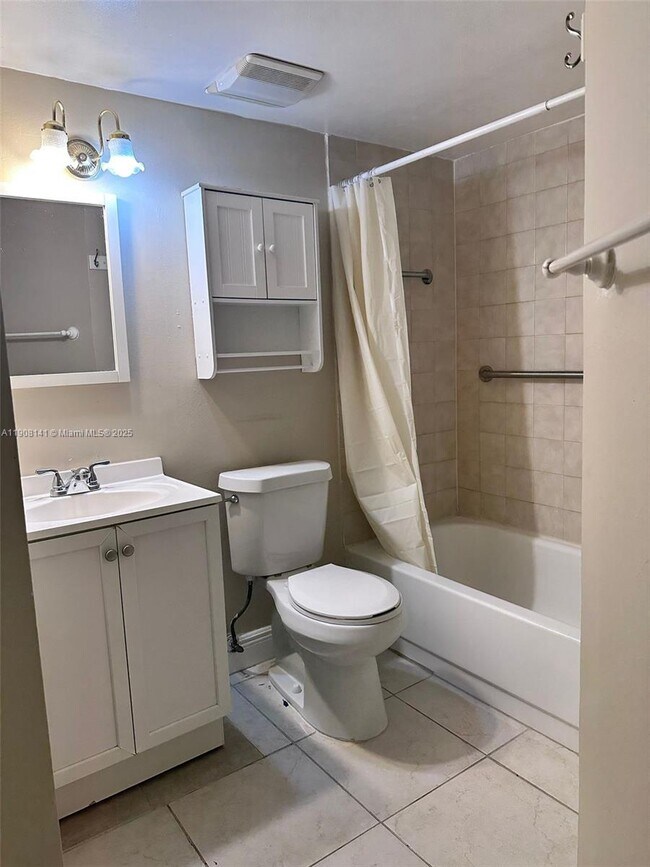 Building Photo - 8205 SW 152nd Ave