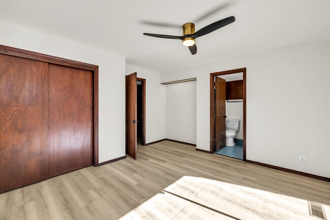 Building Photo - 5611 S Trenton Ave