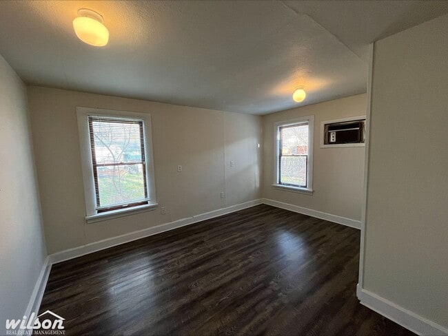 Building Photo - Bright & Spacious 3 bedroom, 1 bath Home for Rent!