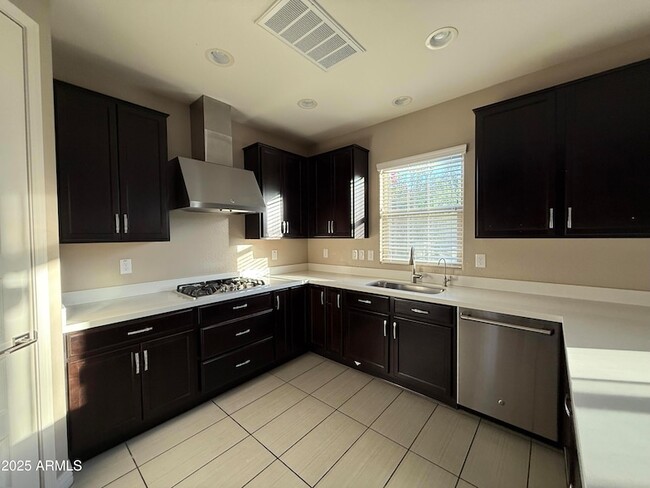 Building Photo - 4711 E Daley Ln