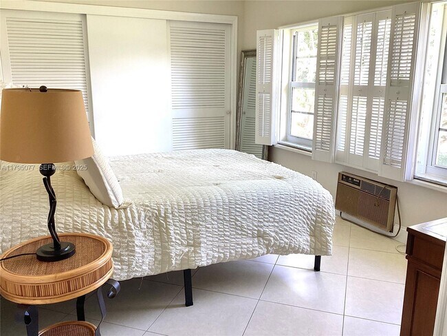 Building Photo - 8962 S Hollybrook Blvd