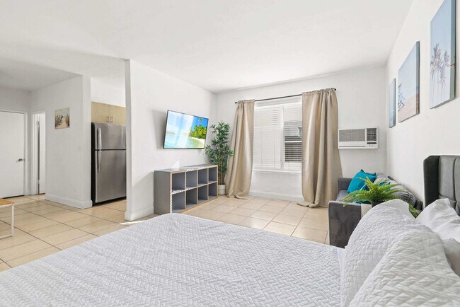 Building Photo - 7340 Harding Ave