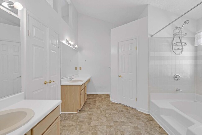 Building Photo - Call Sabrina Thomas Office at 757-767-0767...