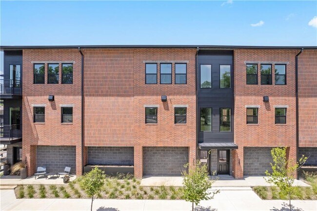 Building Photo - 333 Sweetspire Ct