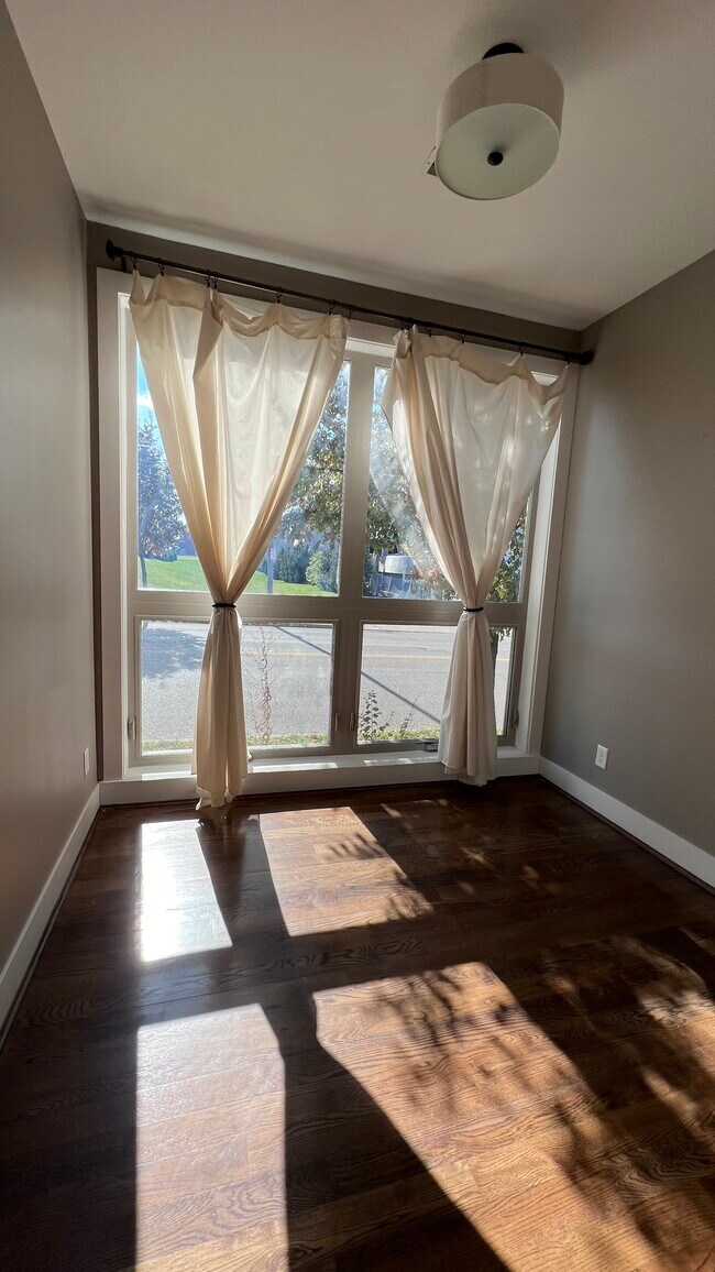 Building Photo - 438 Northern Ave