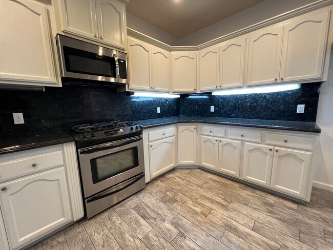 Building Photo - 2724 Tecopa Ave