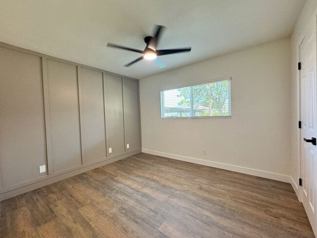 Building Photo - 520 N Stapley Dr