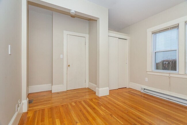 Building Photo - 49 Porter St