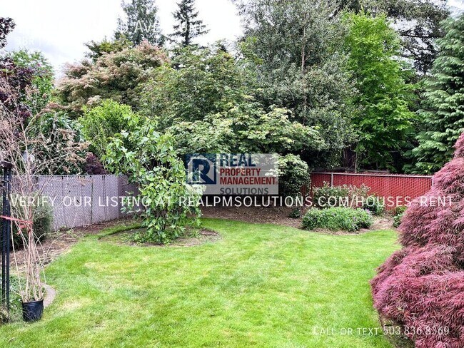 Building Photo - 1120 NE 153rd Ave