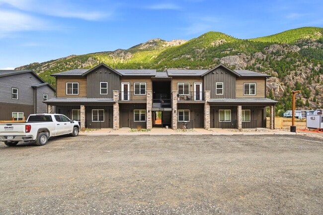 Building Photo - 2115 Hummingbird Wy