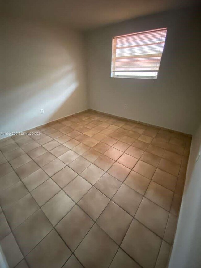 Building Photo - 4655 Palm Ave